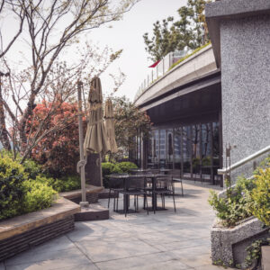Which is better: granite or porcelain paving?