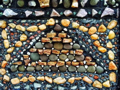 Can I mix different decorative aggregates?